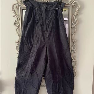 Women’s high-waisted navy blue Free People pants, size XS in great condition.